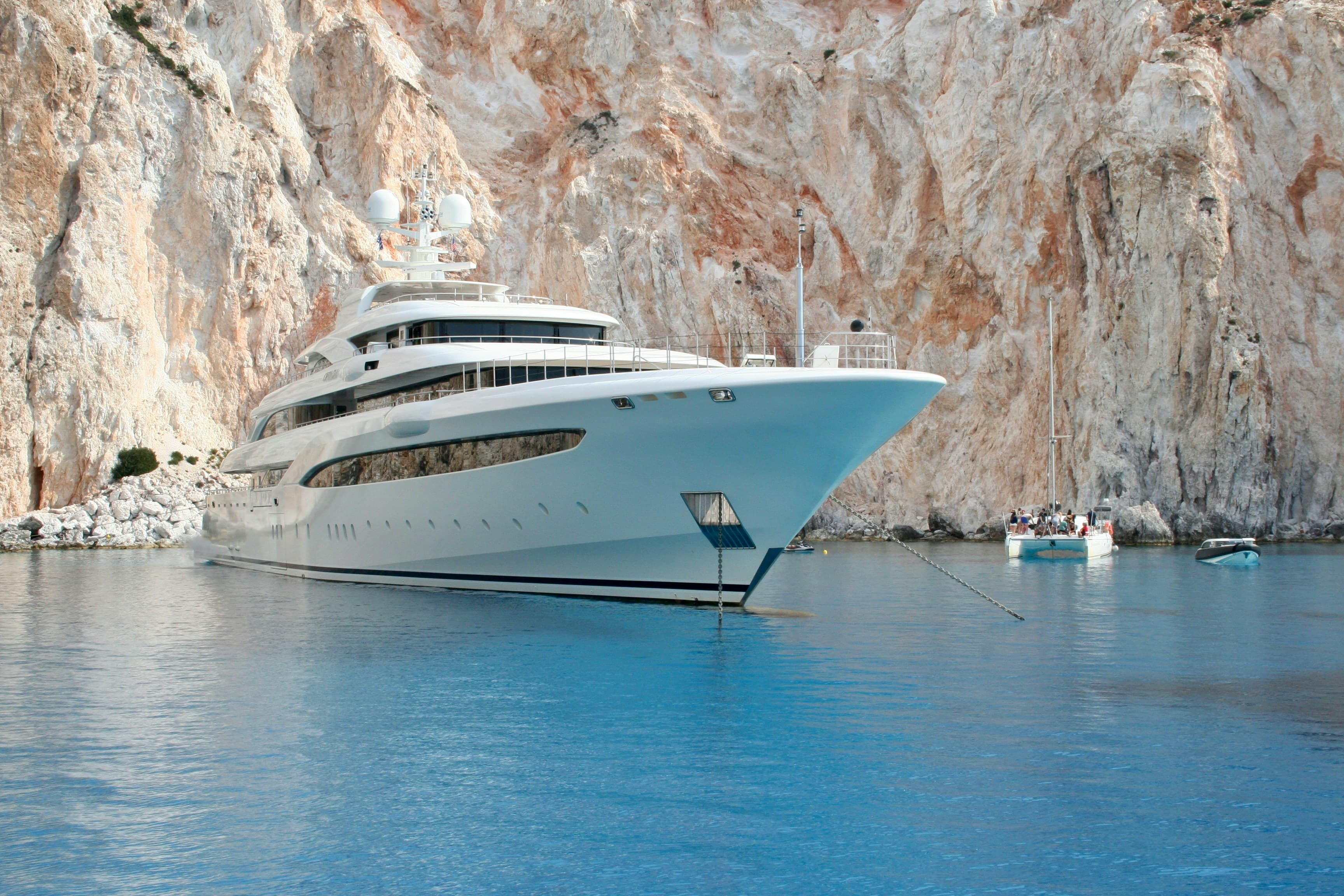 Luxury Boat Hire